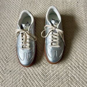 Puma Silver Metallic Low-Top Sneakers with Gum Sole Size 9 EU 40